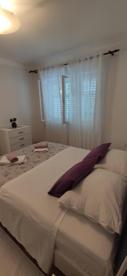 Pahljina Apartments Palit エクステリア 写真