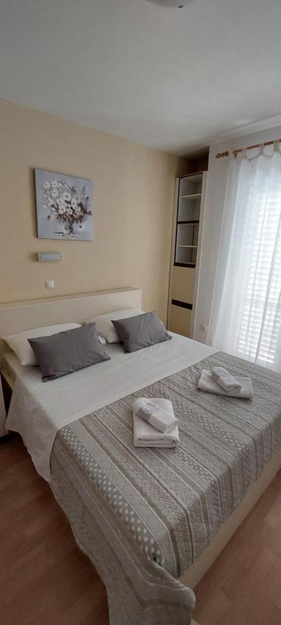Pahljina Apartments Palit エクステリア 写真