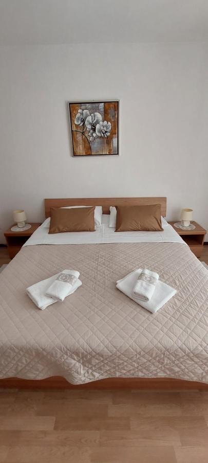 Pahljina Apartments Palit エクステリア 写真