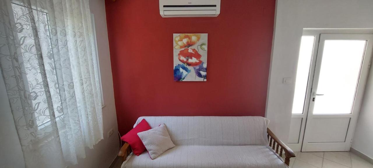 Pahljina Apartments Palit エクステリア 写真