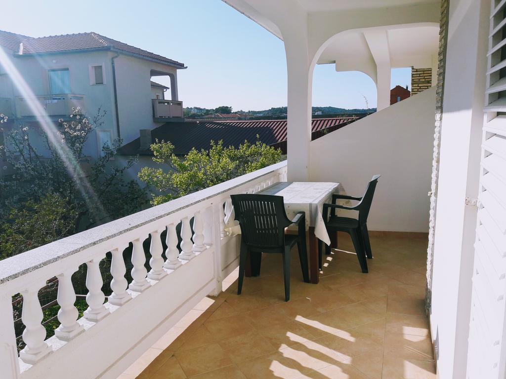 Pahljina Apartments Palit エクステリア 写真